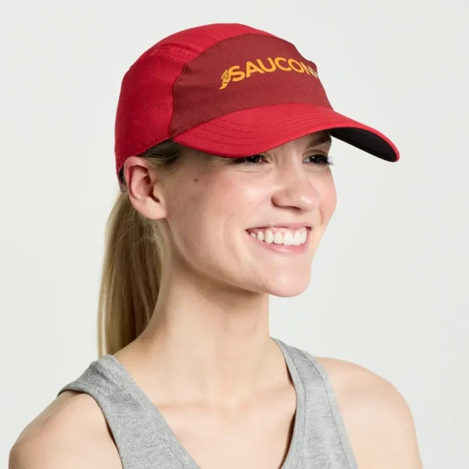 Chapeaux Outpace