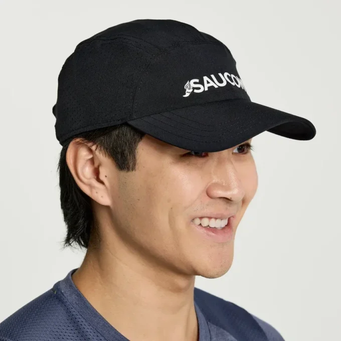 Chapeaux Outpace