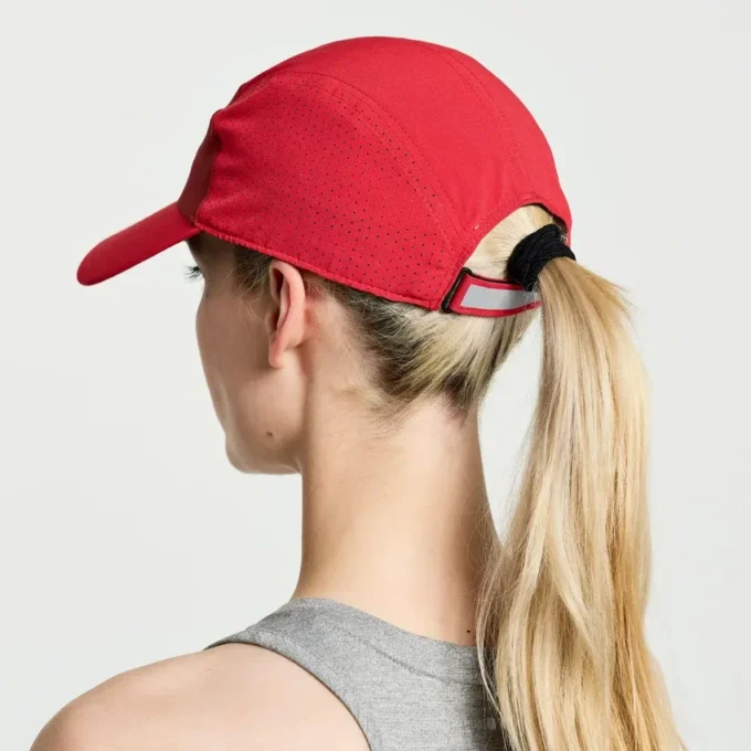 Chapeaux Outpace