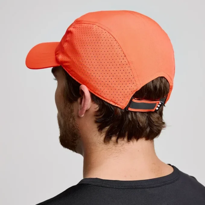 Chapeaux Outpace