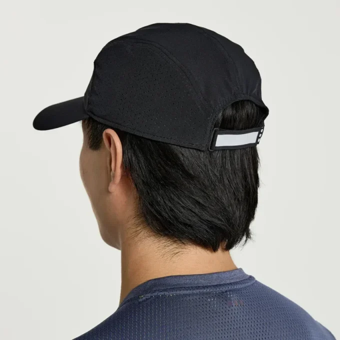 Chapeaux Outpace